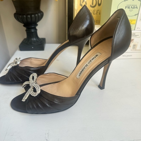 Manolo Blahnik brown heels. Gorgeous! - Picture 2 of 6